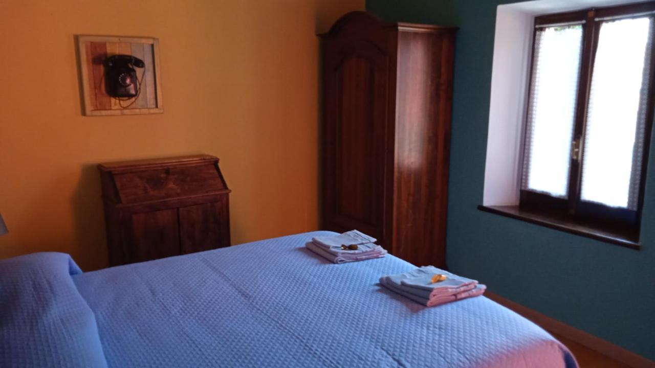 Bed and Breakfast PocoBurro Ca' d'arte Montaldo Roero Esterno foto